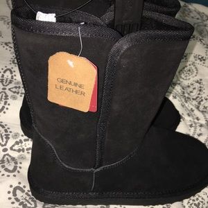 Black winter boots